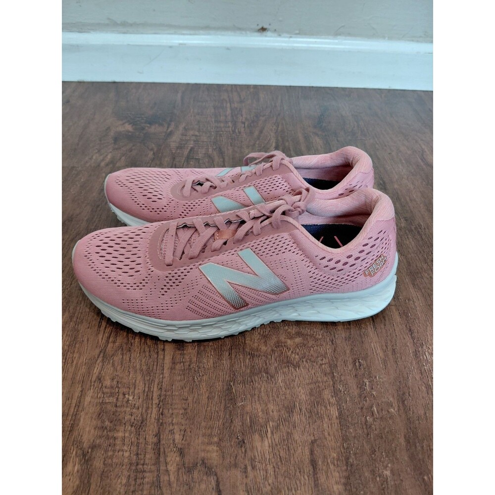 New Balance Womens 9B Arishi Fresh Foam Running Sneaker Dusted Peach